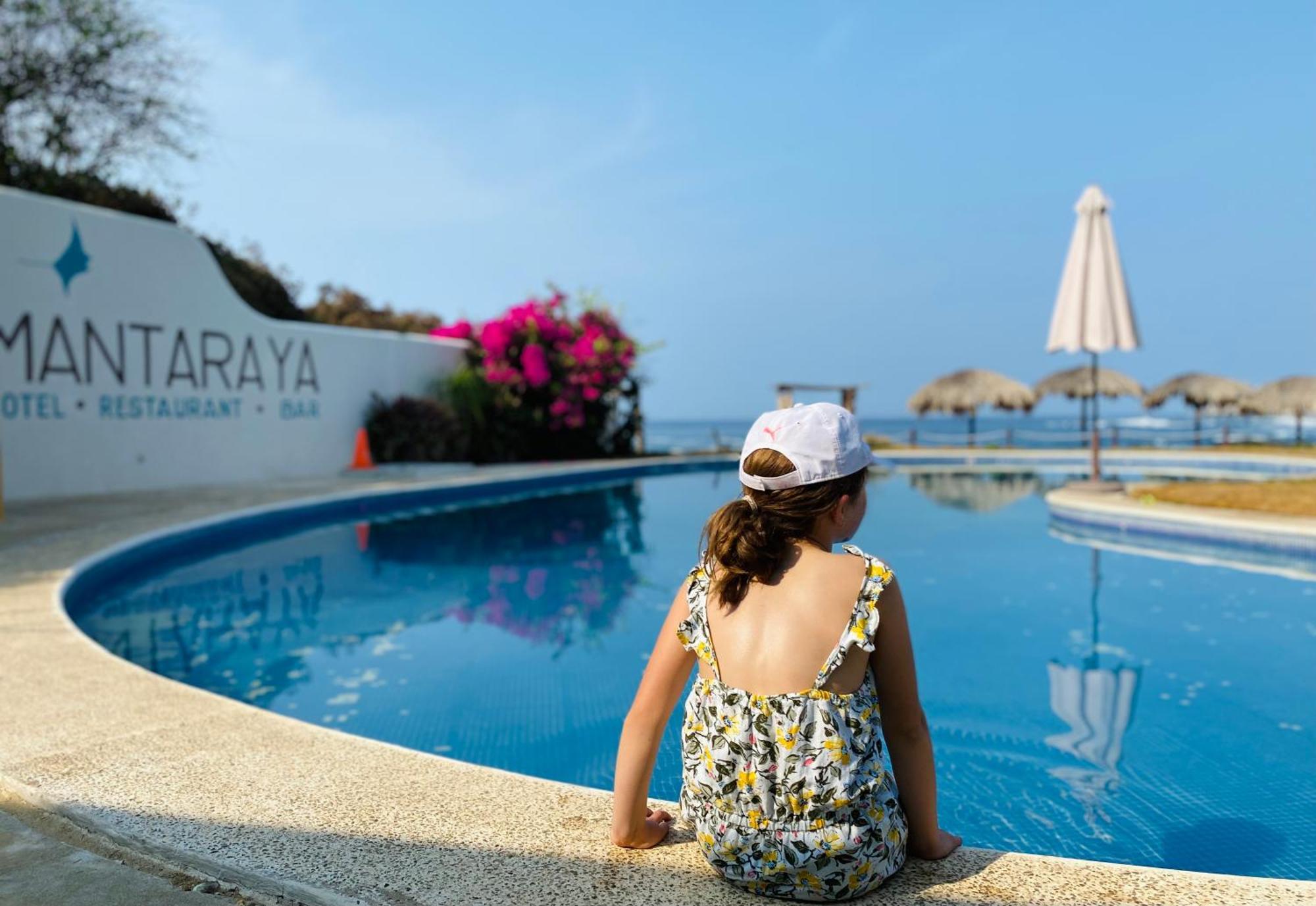 Manta Raya Hotel - Right On The Beach Куатуналько Экстерьер фото